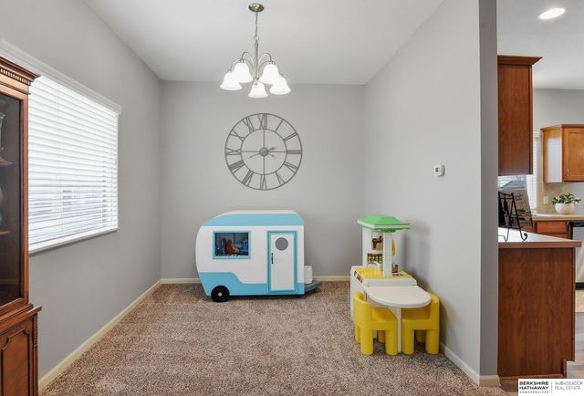 4921 N 161 Street, Omaha, NE 68116