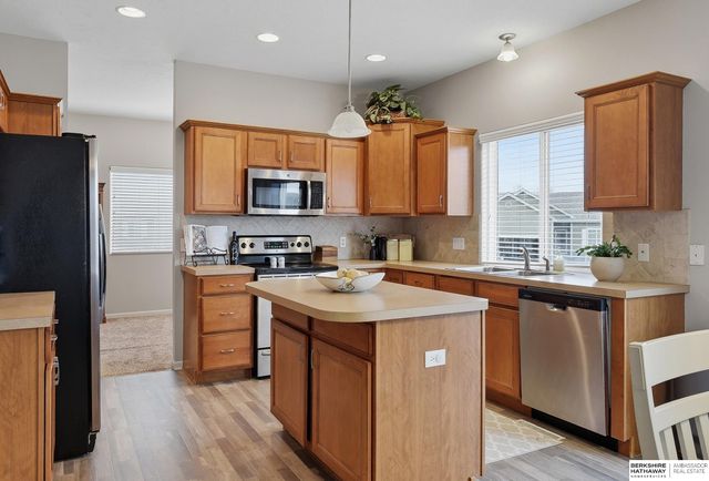 4921 N 161 Street, Omaha, NE 68116