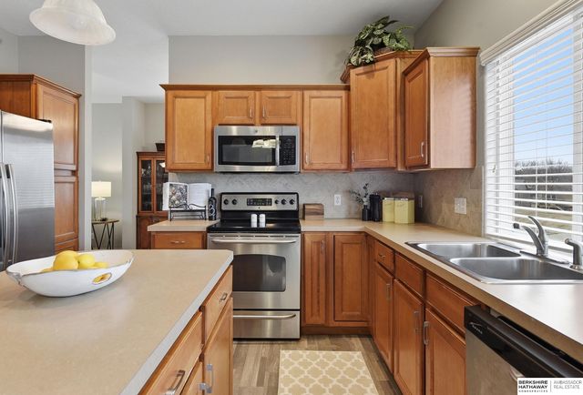 4921 N 161 Street, Omaha, NE 68116