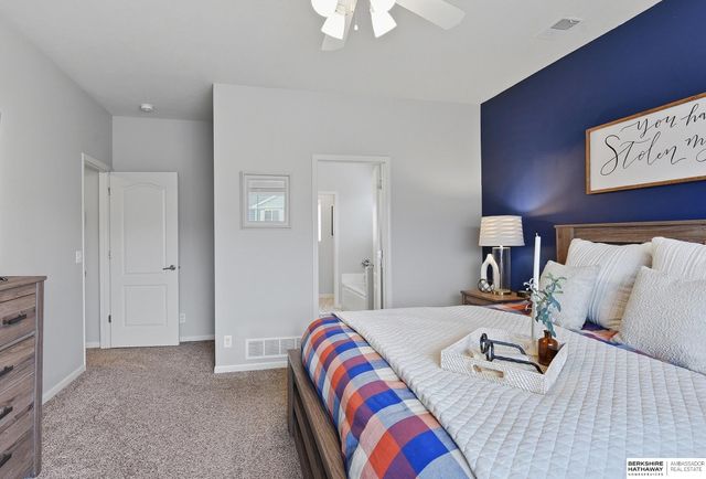 4921 N 161 Street, Omaha, NE 68116