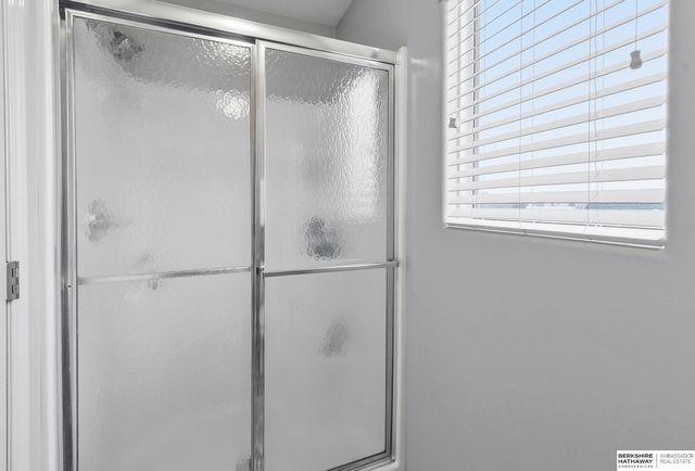 4921 N 161 Street, Omaha, NE 68116