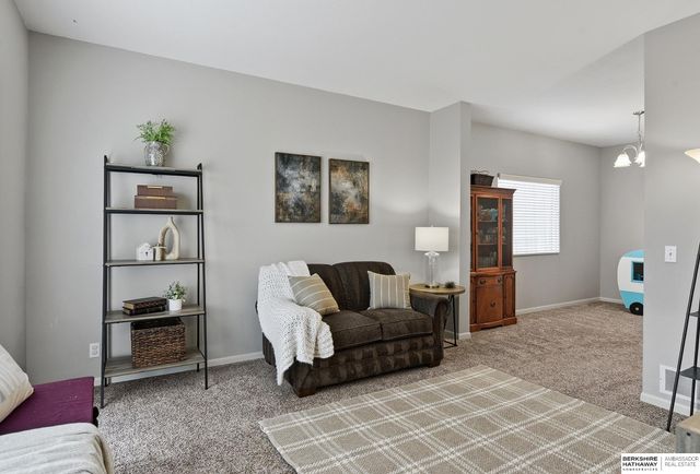 4921 N 161 Street, Omaha, NE 68116