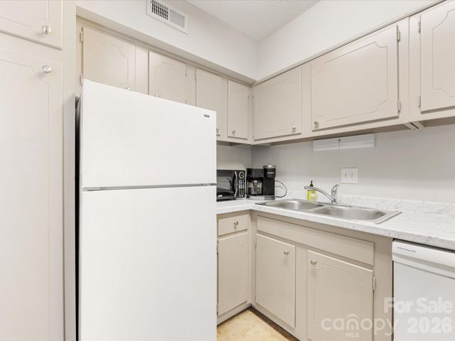 2616 Park Road B, Charlotte, NC 28209