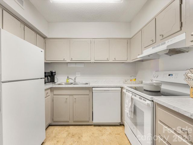 2616 Park Road B, Charlotte, NC 28209