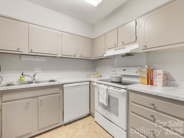 2616 Park Road B, Charlotte, NC 28209