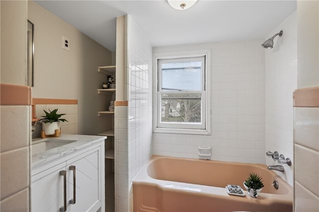 241 West Ivy Street, East Rochester, NY 14445