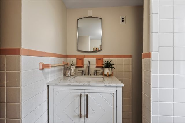 241 West Ivy Street, East Rochester, NY 14445
