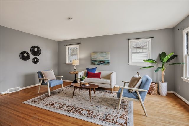 241 West Ivy Street, East Rochester, NY 14445