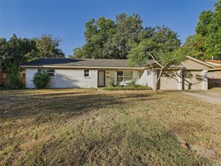 6909 Valhalla Road, Fort Worth, TX 76116