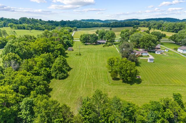 4905 Bethesda Duplex Rd, College Grove, TN 37046