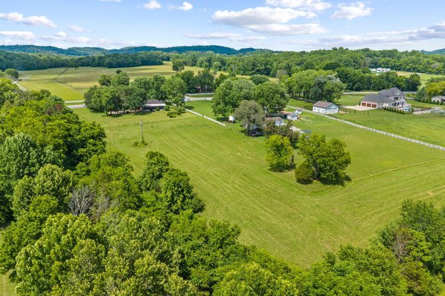 4905 Bethesda Duplex Rd, College Grove, TN 37046