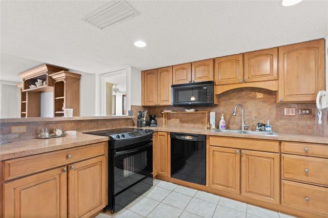 500 TREASURE ISLAND CAUSEWAY CAUSEWAY 406, Treasure Island, FL 33706