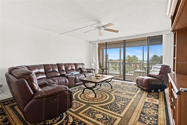 500 TREASURE ISLAND CAUSEWAY CAUSEWAY 406, Treasure Island, FL 33706