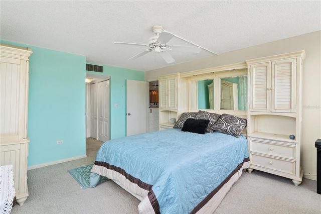 500 TREASURE ISLAND CAUSEWAY CAUSEWAY 406, Treasure Island, FL 33706
