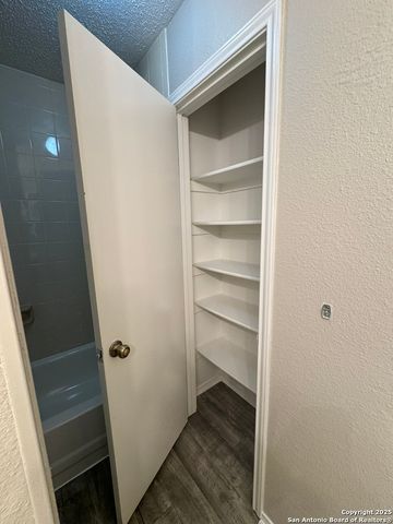 5215 Fawn Lk, San Antonio, TX 78244