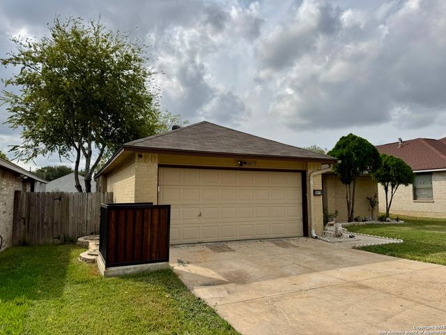 5215 Fawn Lk, San Antonio, TX 78244