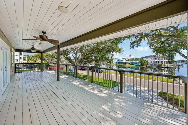 300 90TH AVENUE NE, St Petersburg, FL 33702