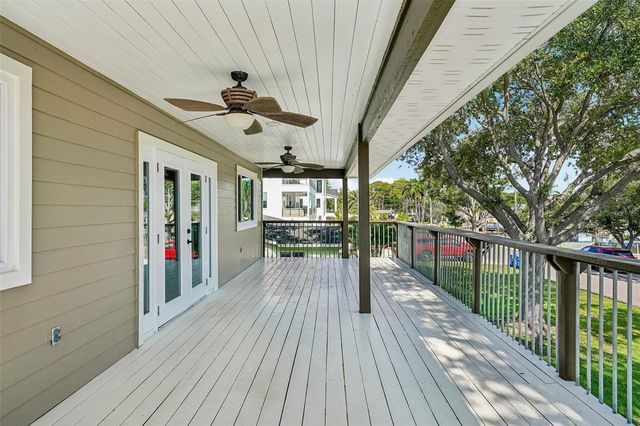300 90TH AVENUE NE, St Petersburg, FL 33702