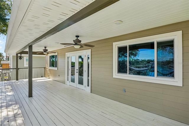 300 90TH AVENUE NE, St Petersburg, FL 33702