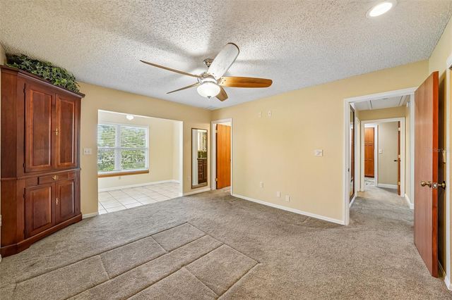 300 90TH AVENUE NE, St Petersburg, FL 33702