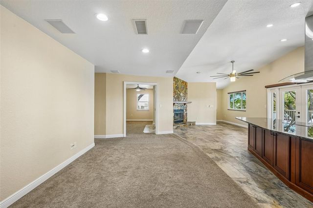 300 90TH AVENUE NE, St Petersburg, FL 33702