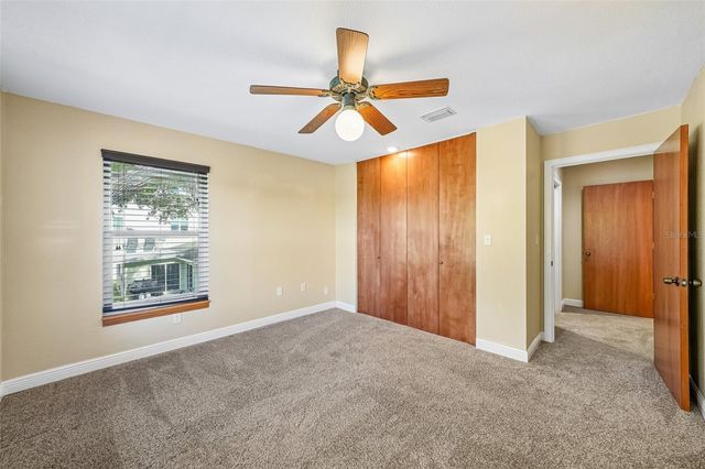 300 90TH AVENUE NE, St Petersburg, FL 33702