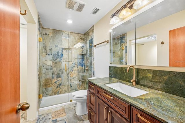 300 90TH AVENUE NE, St Petersburg, FL 33702