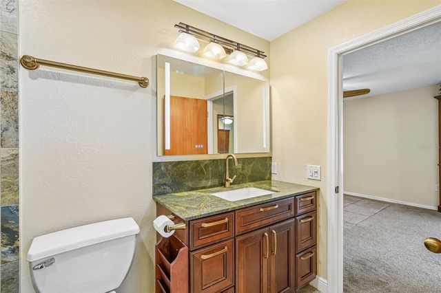 300 90TH AVENUE NE, St Petersburg, FL 33702