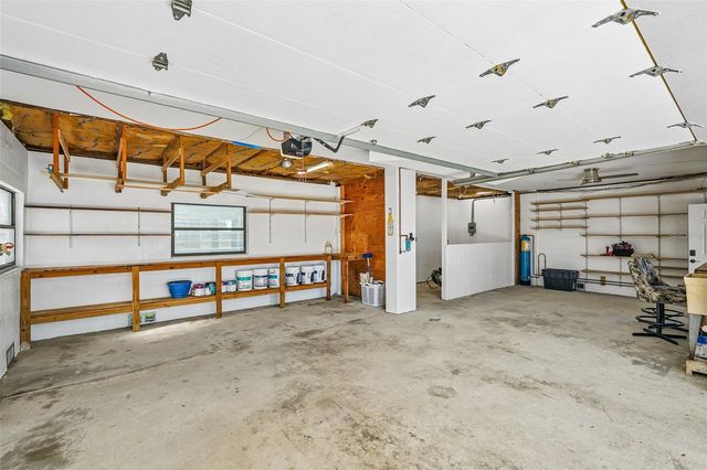 300 90TH AVENUE NE, St Petersburg, FL 33702