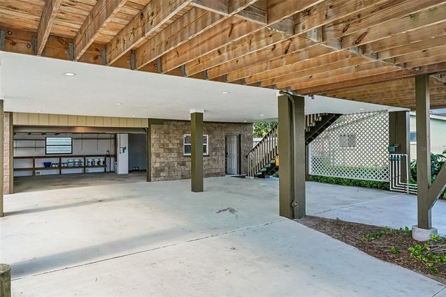 300 90TH AVENUE NE, St Petersburg, FL 33702