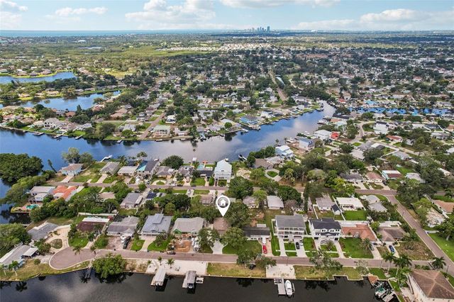 300 90TH AVENUE NE, St Petersburg, FL 33702