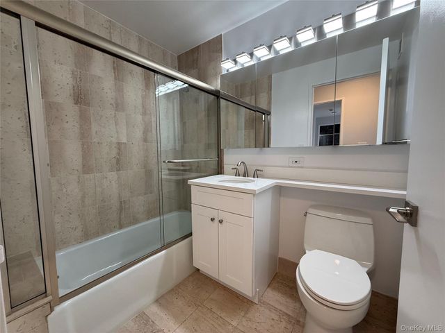 11201 Queens Boulevard 18B, Forest Hills, NY 11375