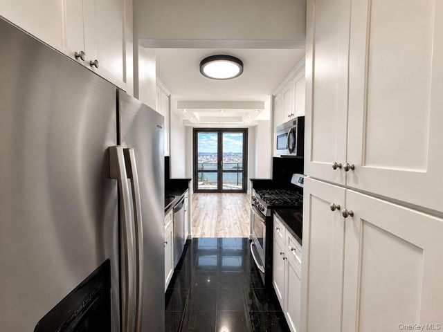 11201 Queens Boulevard 18B, Forest Hills, NY 11375