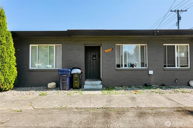 1123 S M Street, Tacoma, WA 98405
