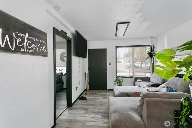 1123 S M Street, Tacoma, WA 98405