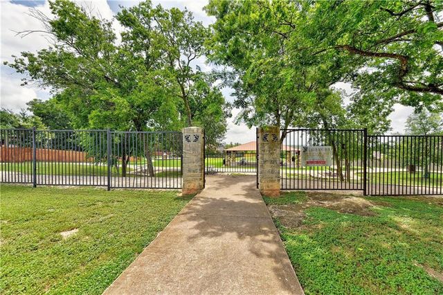 1317 Quicksilver ST, Round Rock, TX 78665
