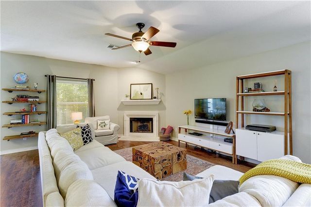 1317 Quicksilver ST, Round Rock, TX 78665