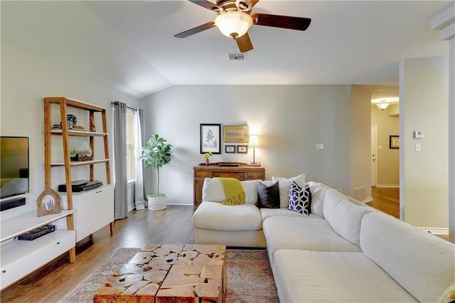 1317 Quicksilver ST, Round Rock, TX 78665