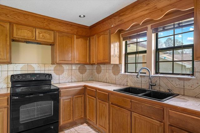 208 Pioneer Drive, Dalton, GA 30721