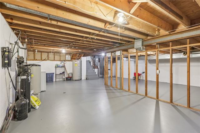 168 Cunningham Ln, Neshannock Twp, PA 16105