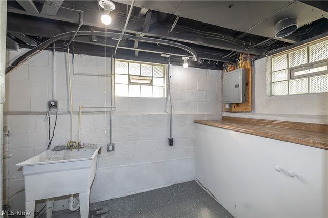 12708 Dove Avenue, Cleveland, OH 44105