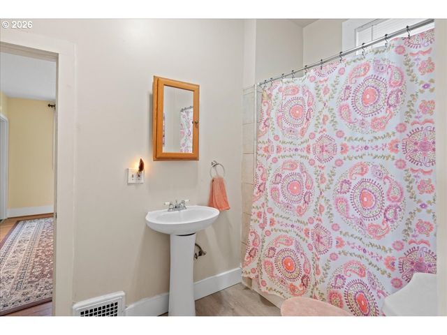 1280 4TH St, Salem, OR 97301