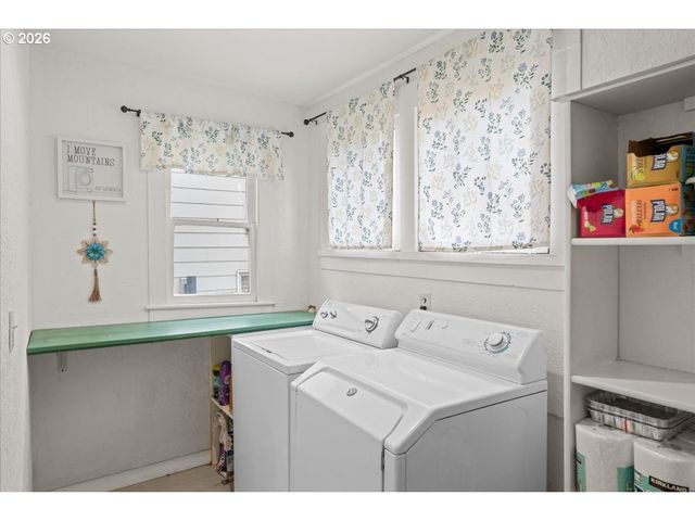 1280 4TH St, Salem, OR 97301