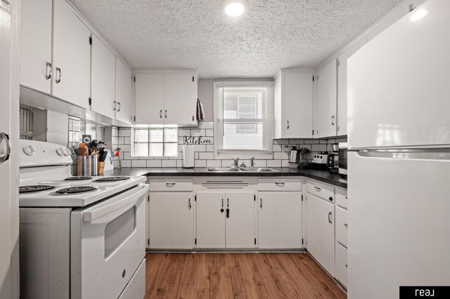 7074 Binney Street, Omaha, NE 68104