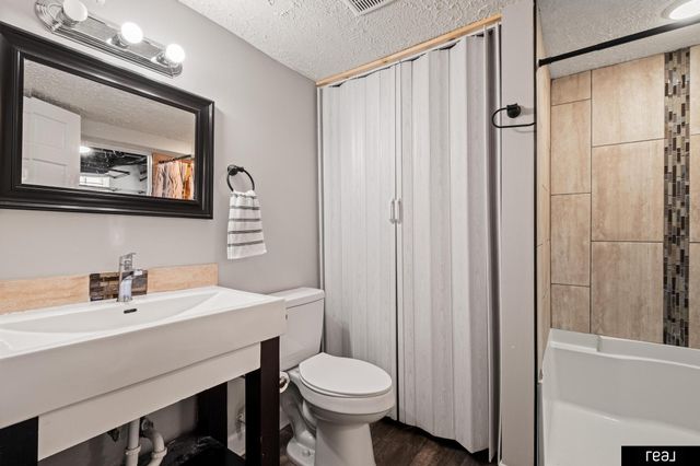 7074 Binney Street, Omaha, NE 68104