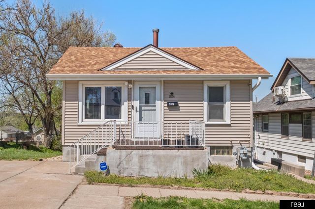 7074 Binney Street, Omaha, NE 68104