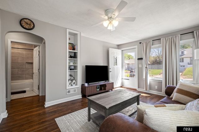 7074 Binney Street, Omaha, NE 68104