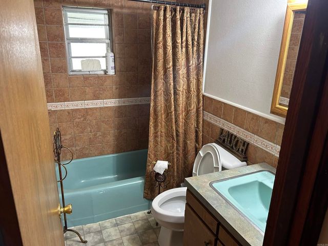 701 N Moose Street, Morrilton, AR 72110