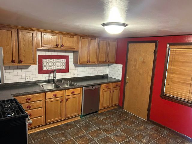 701 N Moose Street, Morrilton, AR 72110