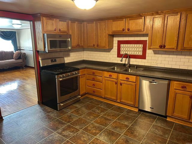 701 N Moose Street, Morrilton, AR 72110